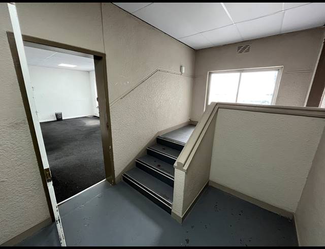 73M² OFFICE TO LET IN PAARDEN EILAND